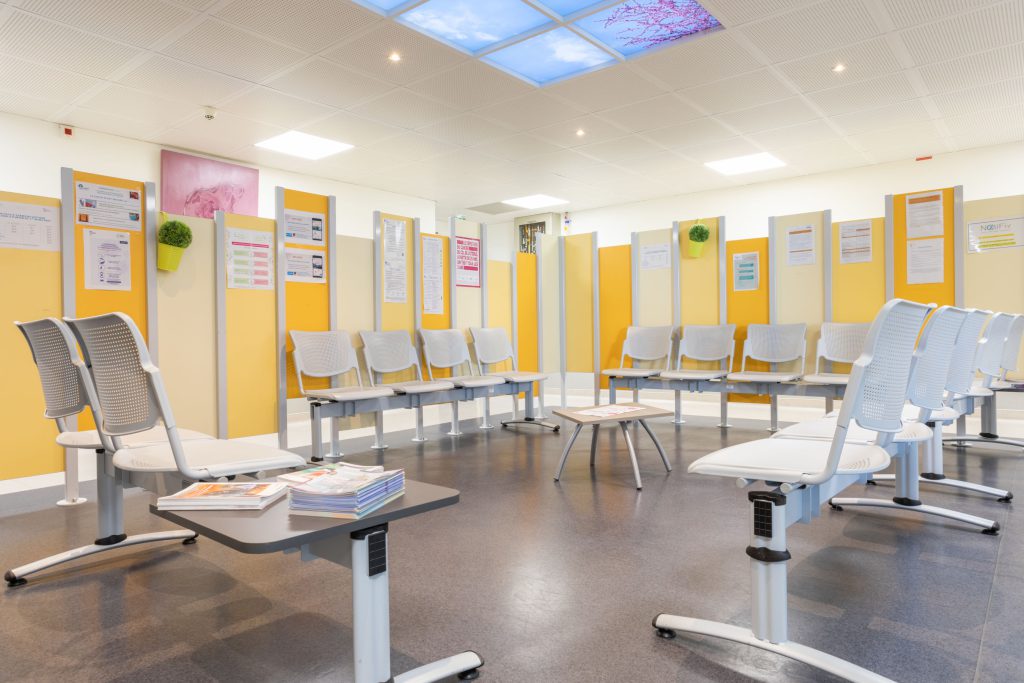 vue générale de la salle d'attente du centre natifiv